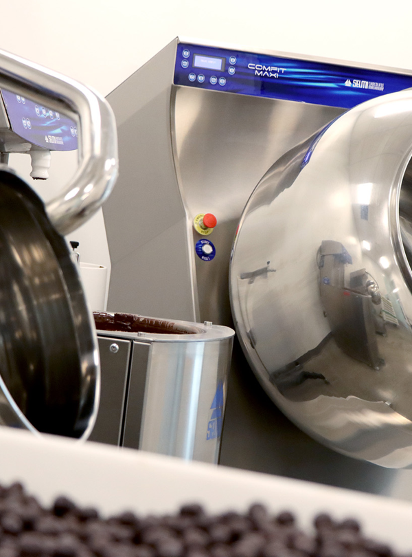 Wij helpen u graag met alles wat uw chocolade- verwerkende machines aangaat